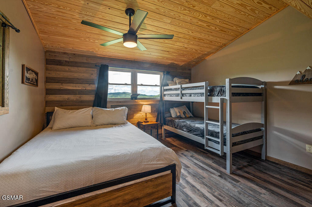 Sevierville, Tennessee, 37876, United States, 4 Bedrooms Bedrooms, ,6 BathroomsBathrooms,Residential,For Sale,2008845