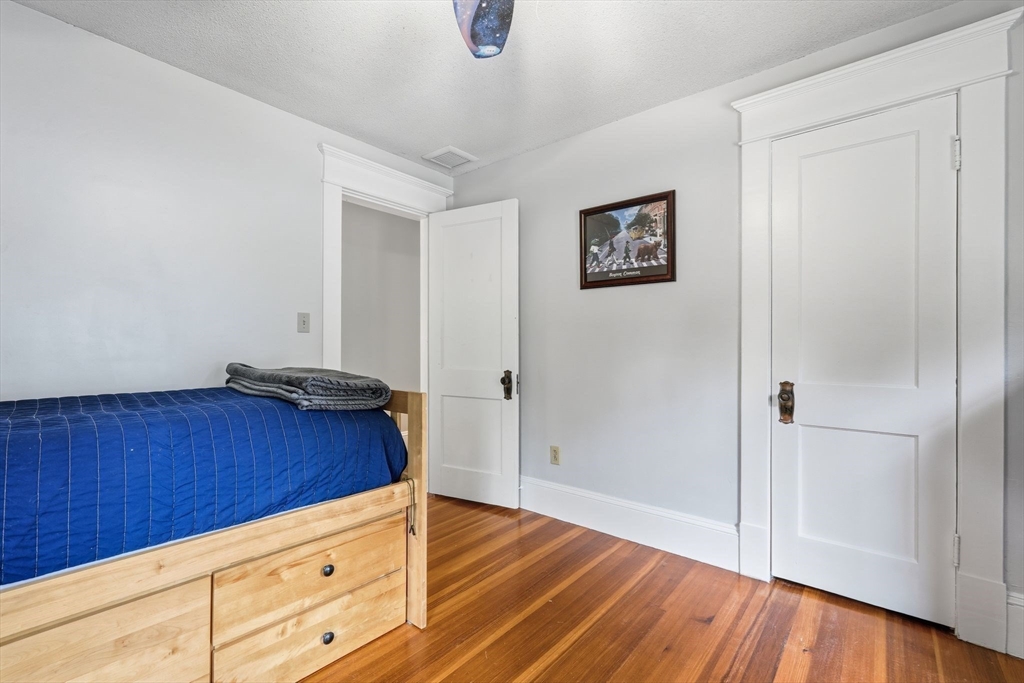 South Hadley, Massachusetts, 01075, United States, 4 Bedrooms Bedrooms, ,2 BathroomsBathrooms,Residential,For Sale,1970886