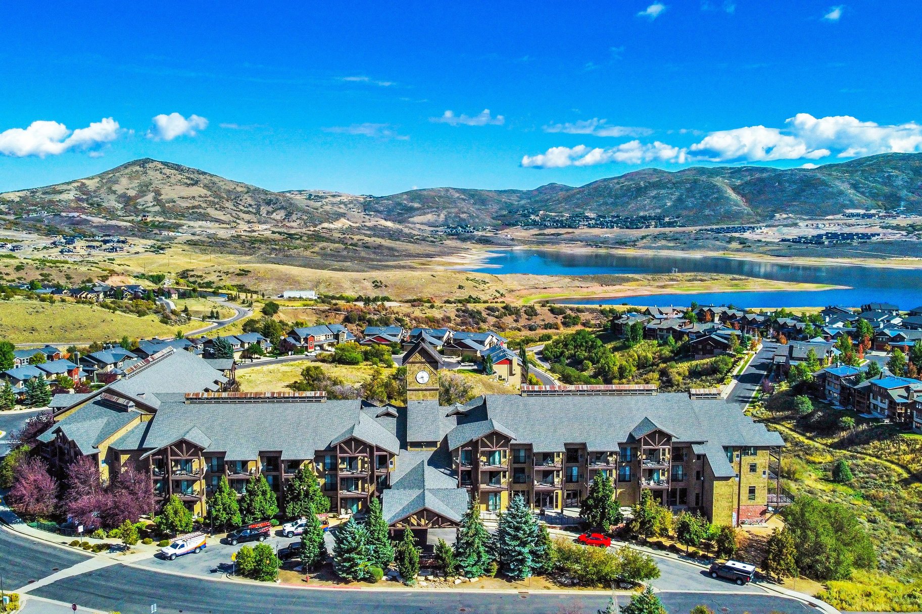  2-Bedroom Mountain & Lake Living — It Doesn