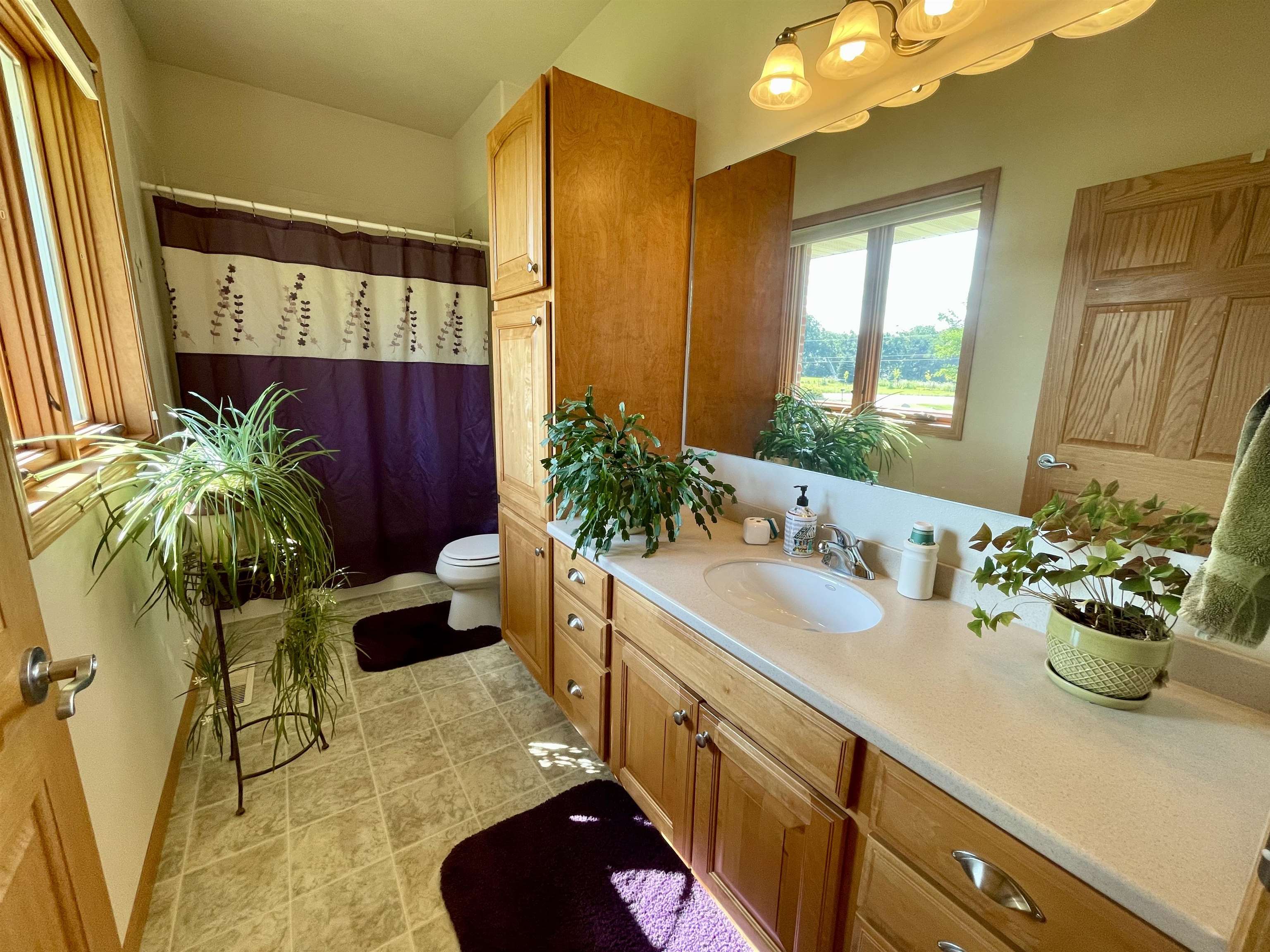 Janesville, Wisconsin, 53545, United States, 5 Bedrooms Bedrooms, ,4 BathroomsBathrooms,Residential,For Sale,1921861
