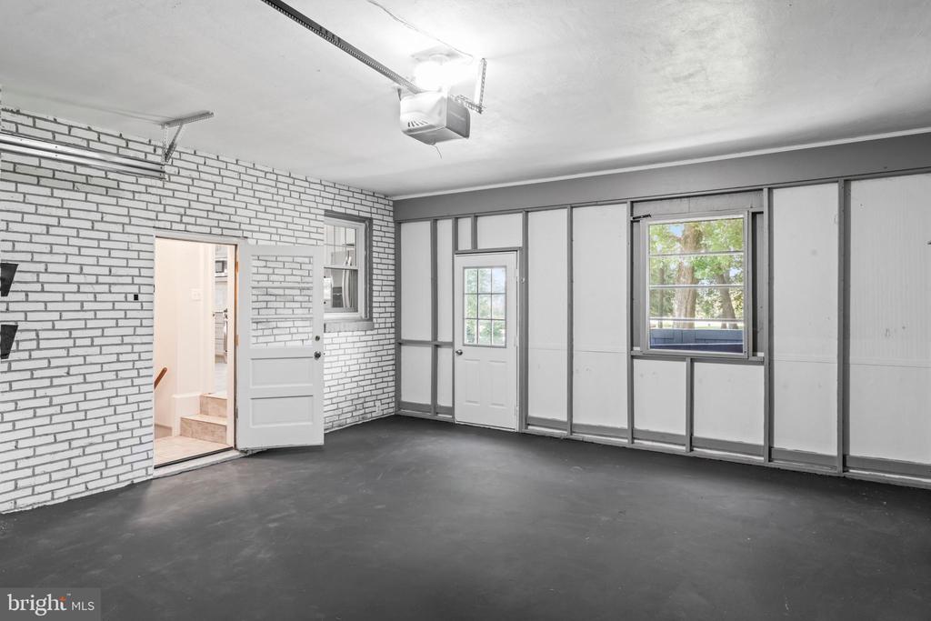 Falls Church, Virginia, 22043, United States, 5 Bedrooms Bedrooms, ,3 BathroomsBathrooms,Residential,For Sale,1977846