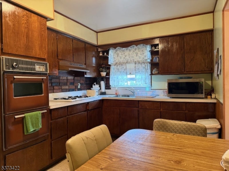 Roselle Boro, New Jersey, 07203, United States, ,2 BathroomsBathrooms,Residential,For Sale,1899301