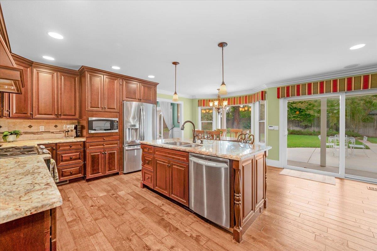 Visalia, California, 93277, United States, 4 Bedrooms Bedrooms, ,4 BathroomsBathrooms,Residential,For Sale,1973914