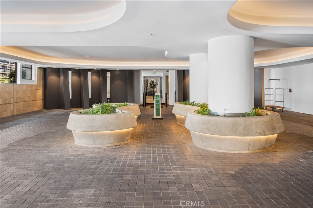 Los Angeles, California, 90024, United States, 2 Bedrooms Bedrooms, ,2 BathroomsBathrooms,Residential,For Sale,1746972