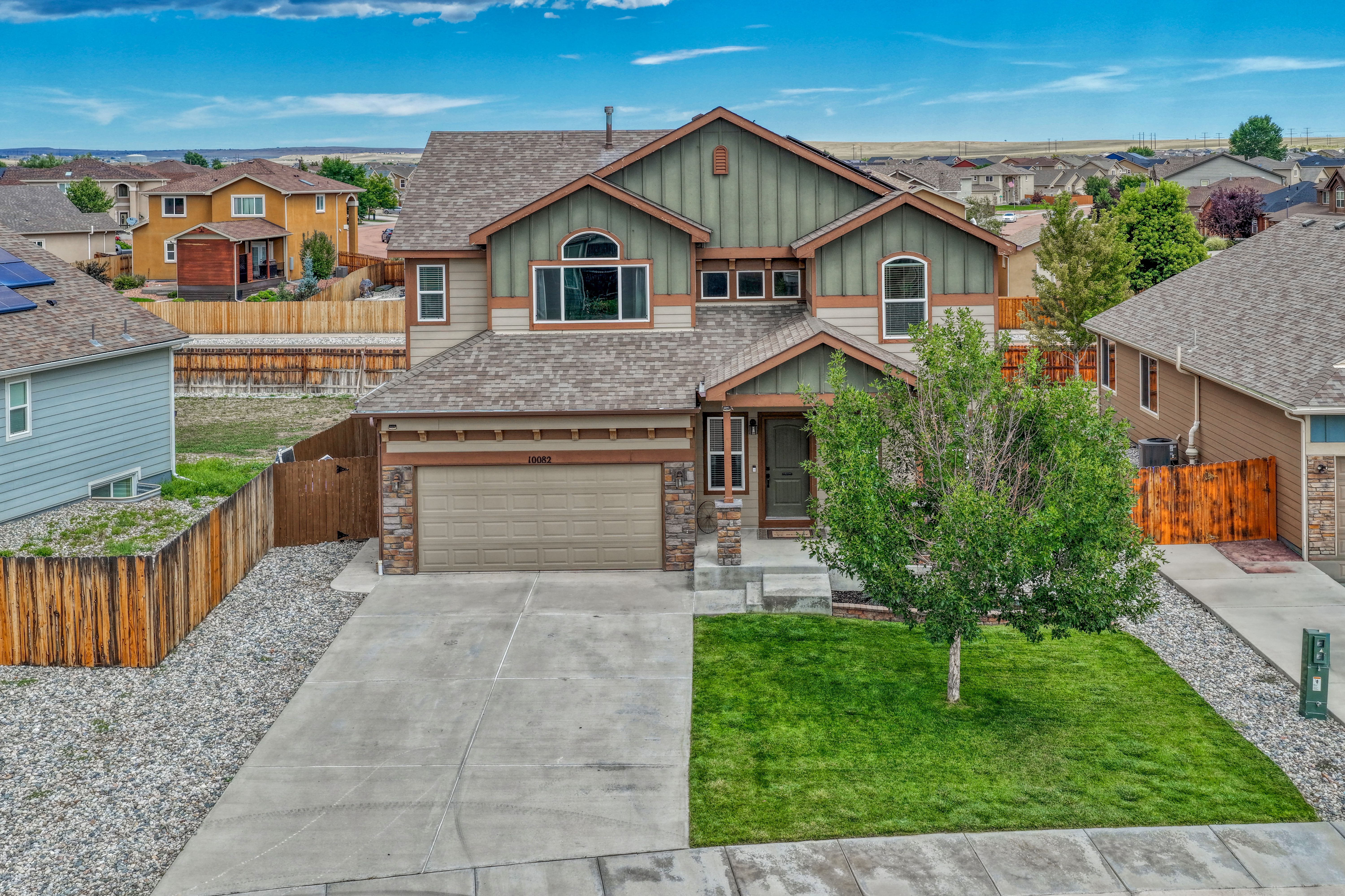  Exceptionally Updated Residence in The Meadows at Lorson Ranch - 物件實景