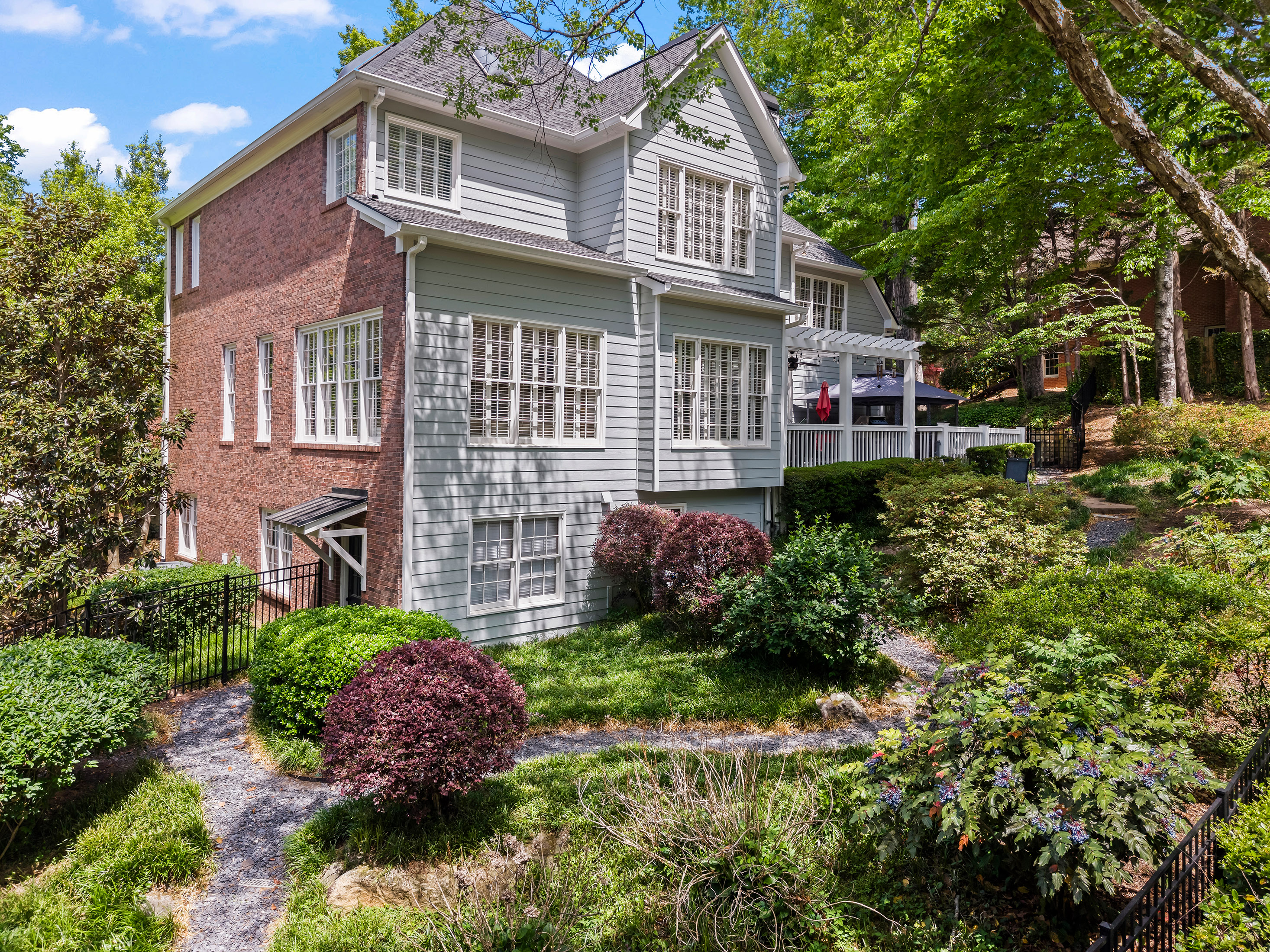  Timeless Elegance in Roswell