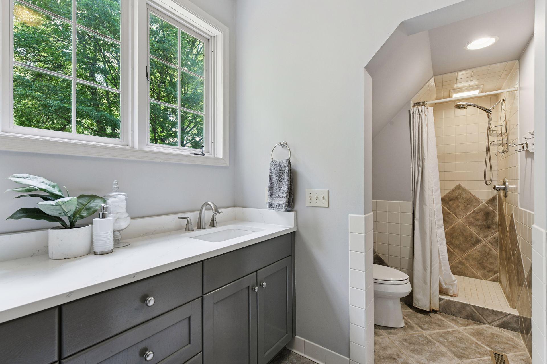 Shorewood, Minnesota, 55331, United States, 5 Bedrooms Bedrooms, ,4 BathroomsBathrooms,Residential,For Sale,1947057