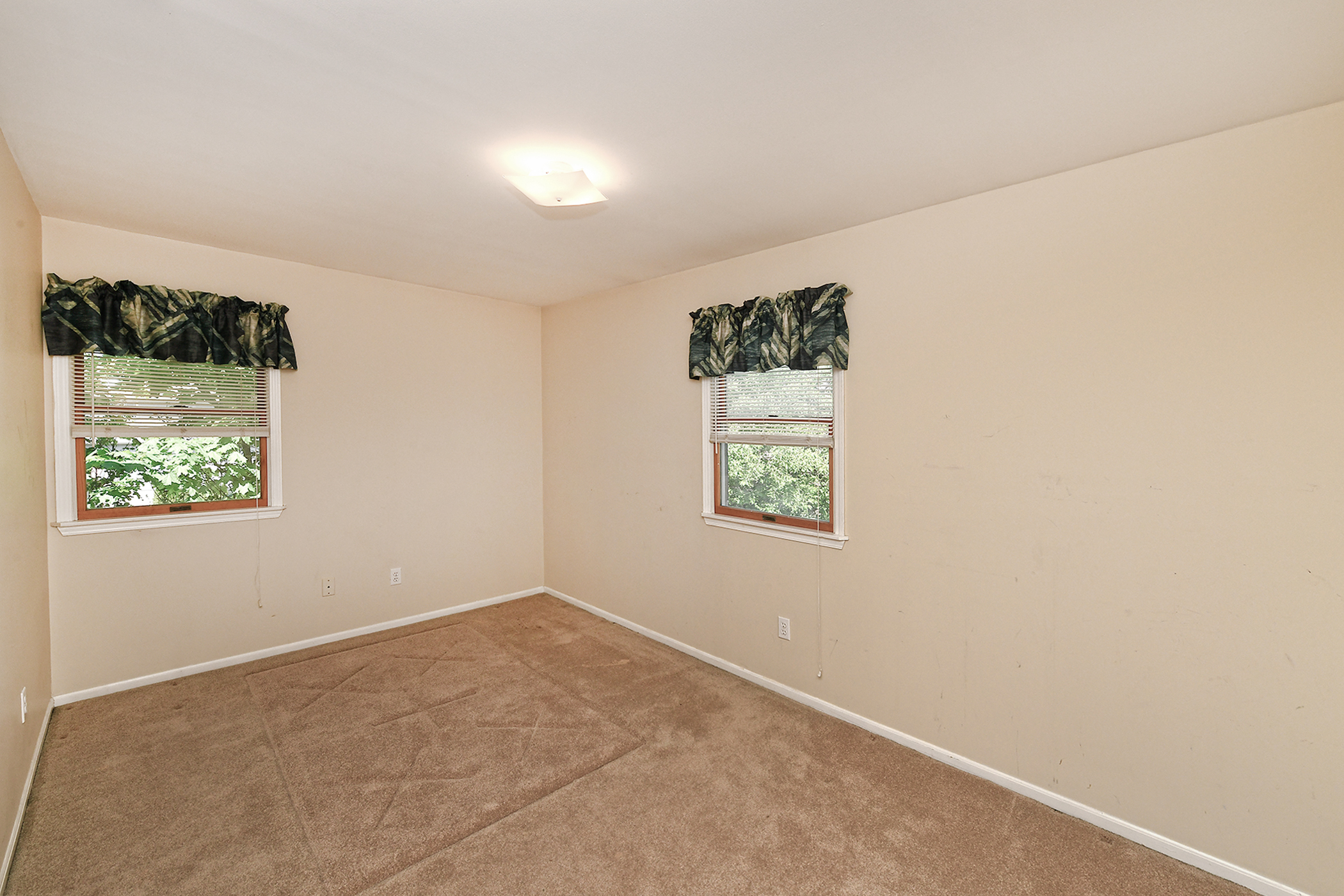 Bethpage, New York, 11714, United States, 4 Bedrooms Bedrooms, ,3 BathroomsBathrooms,Residential,For Sale,1880879