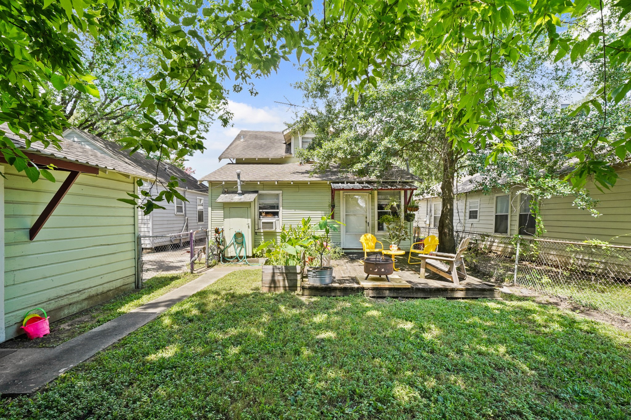 Houston, Texas, 77008, United States, 2 Bedrooms Bedrooms, ,1 BathroomBathrooms,Residential,For Sale,1868340