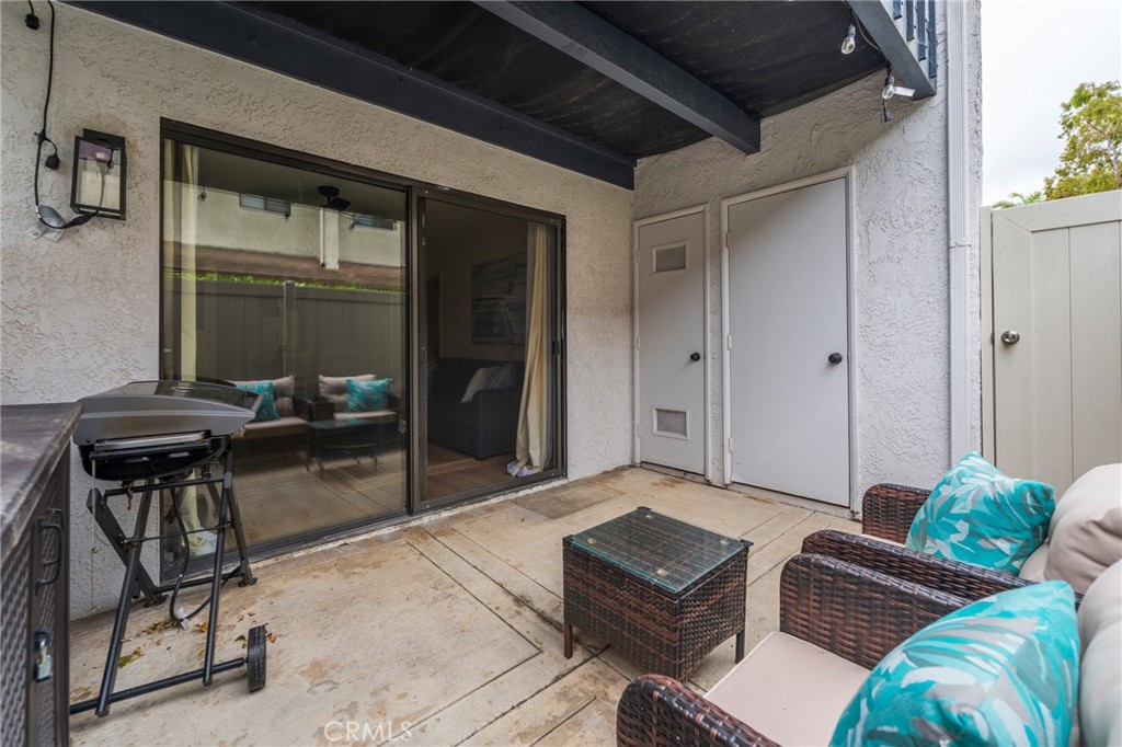 Huntington Beach, California, 92648, United States, 1 Bedroom Bedrooms, ,1 BathroomBathrooms,Residential,For Sale,1969398