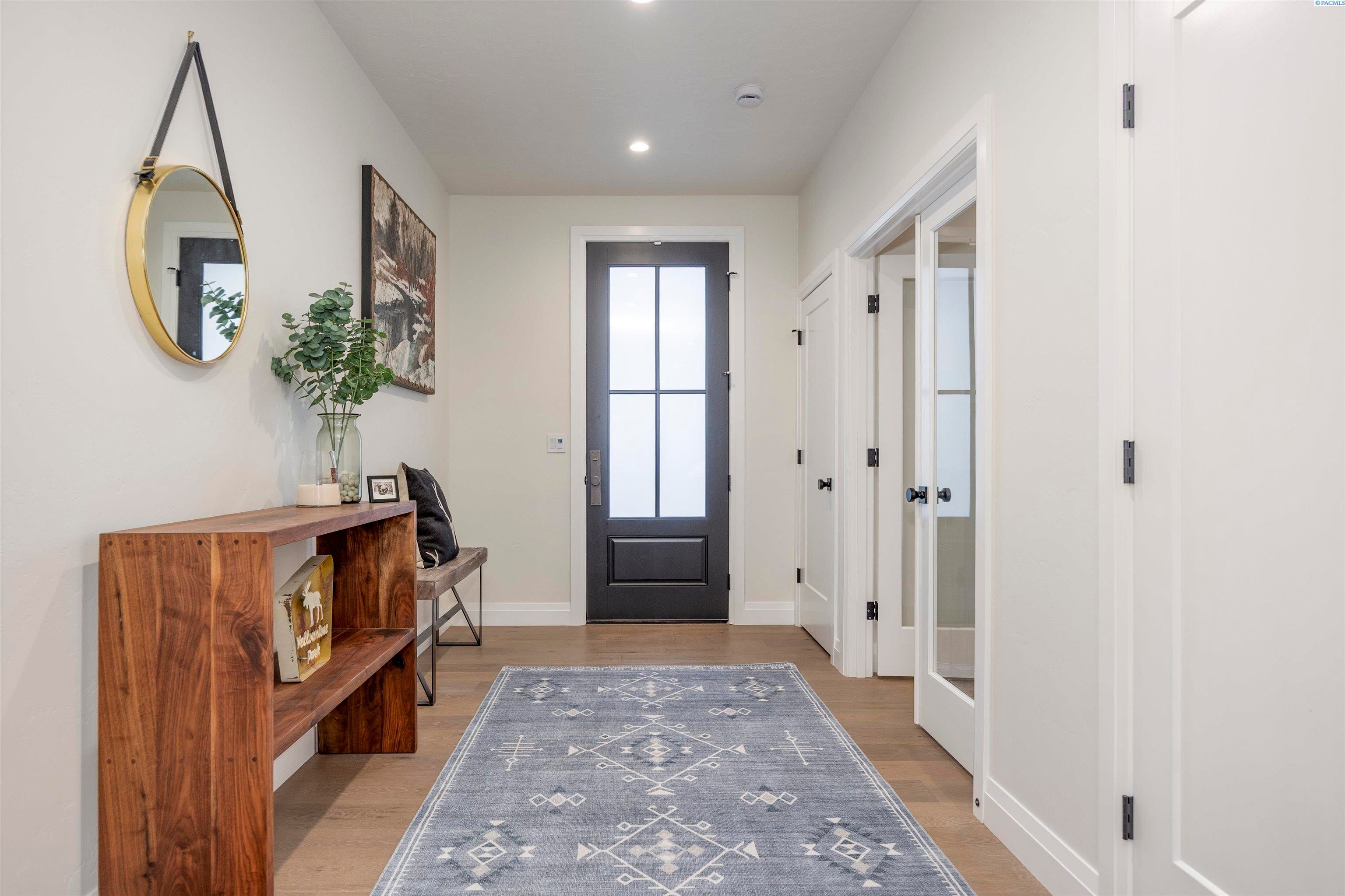 Pasco, Washington, 99301, United States, 4 Bedrooms Bedrooms, ,3 BathroomsBathrooms,Residential,For Sale,2005425