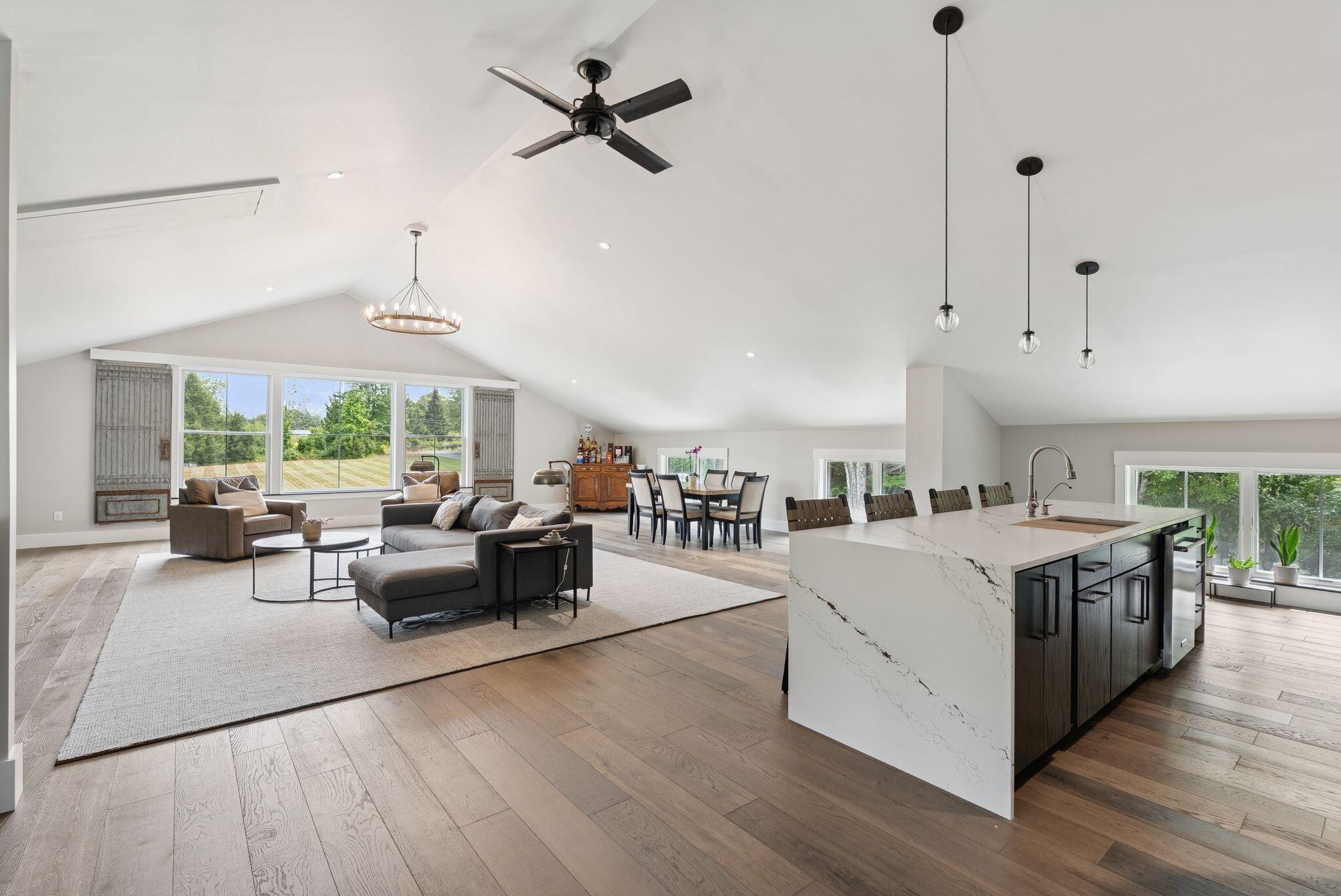 Falmouth, Maine, 04105, United States, 3 Bedrooms Bedrooms, ,4 BathroomsBathrooms,Residential,For Sale,1975511