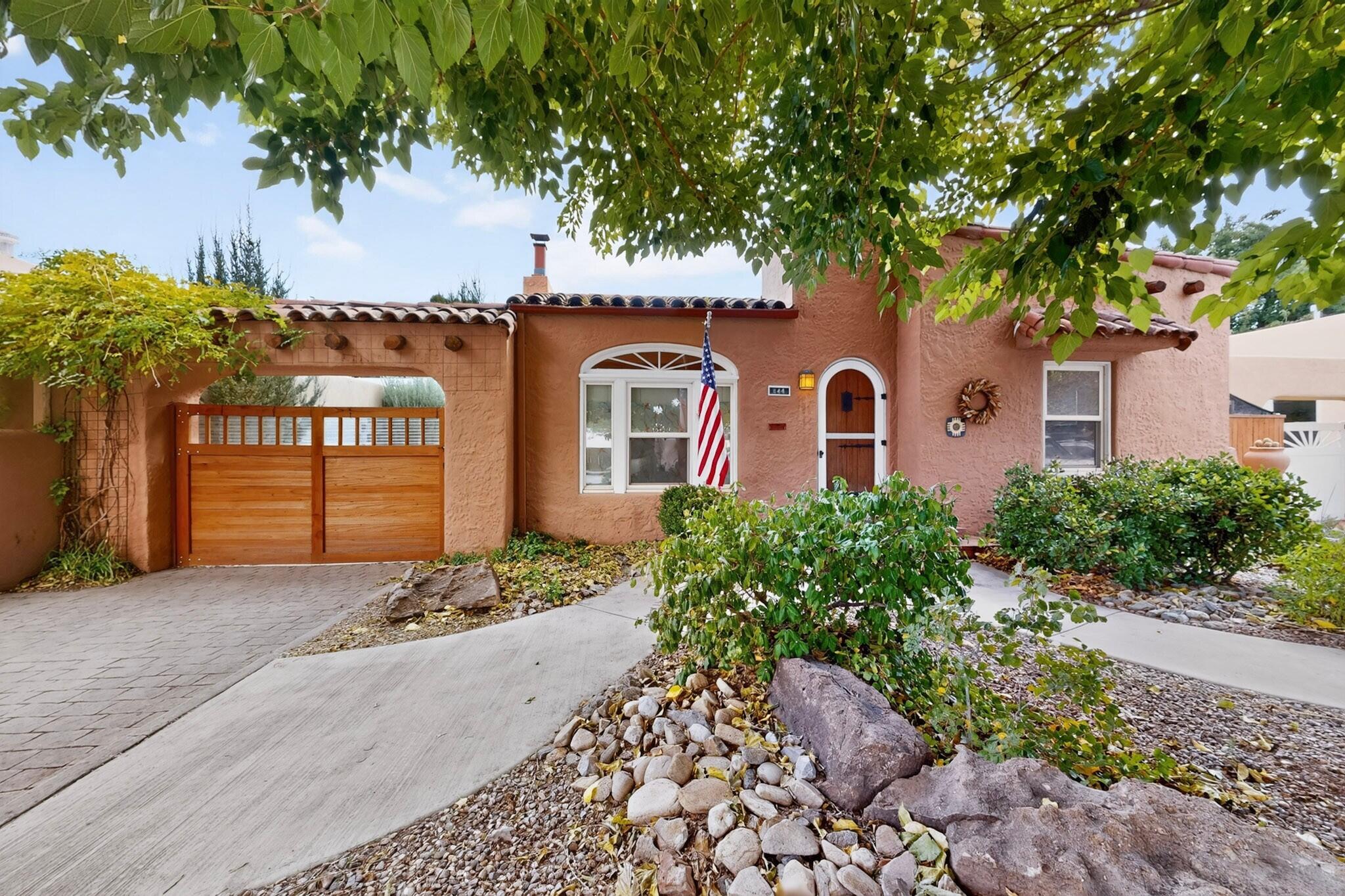 Solano Dr, Albuquerque, NM 87108