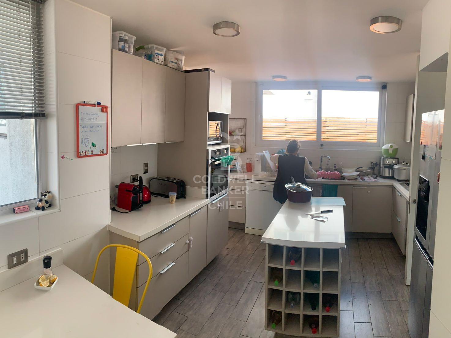 Lo Barnechea, Chile, 4 Bedrooms Bedrooms, ,3 BathroomsBathrooms,Residential,For Sale,1957290