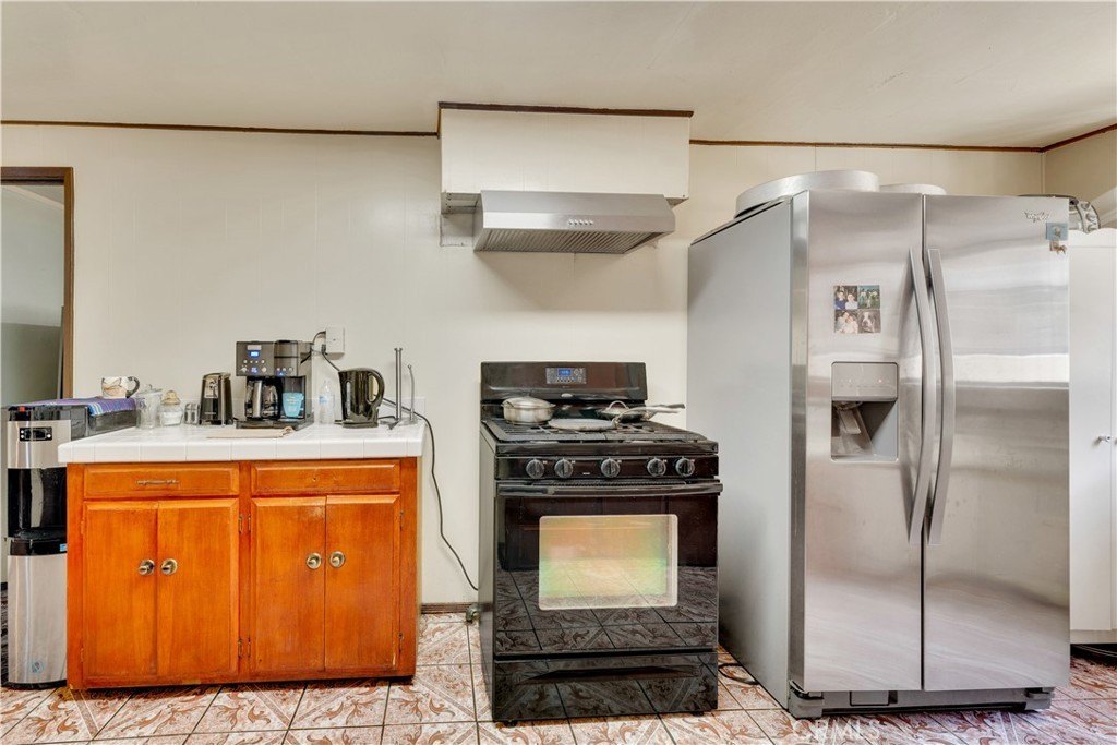 Los Angeles, California, 90031, United States, 3 Bedrooms Bedrooms, ,1 BathroomBathrooms,Residential,For Sale,1990461