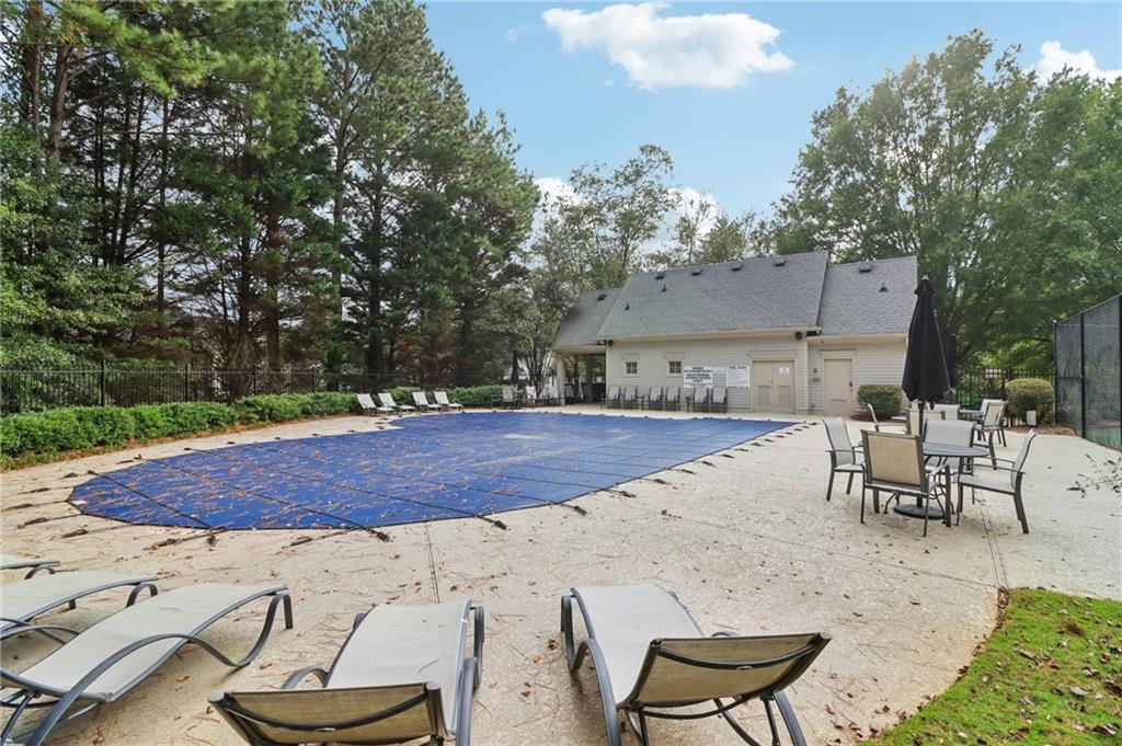 Alpharetta, Georgia, 30009, United States, 5 Bedrooms Bedrooms, ,4 BathroomsBathrooms,Residential,For Sale,1976407