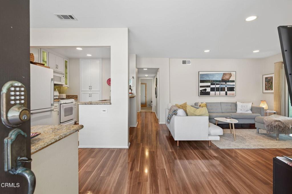Oxnard, California, 93035, United States, 2 Bedrooms Bedrooms, ,2 BathroomsBathrooms,Residential,For Sale,1926318