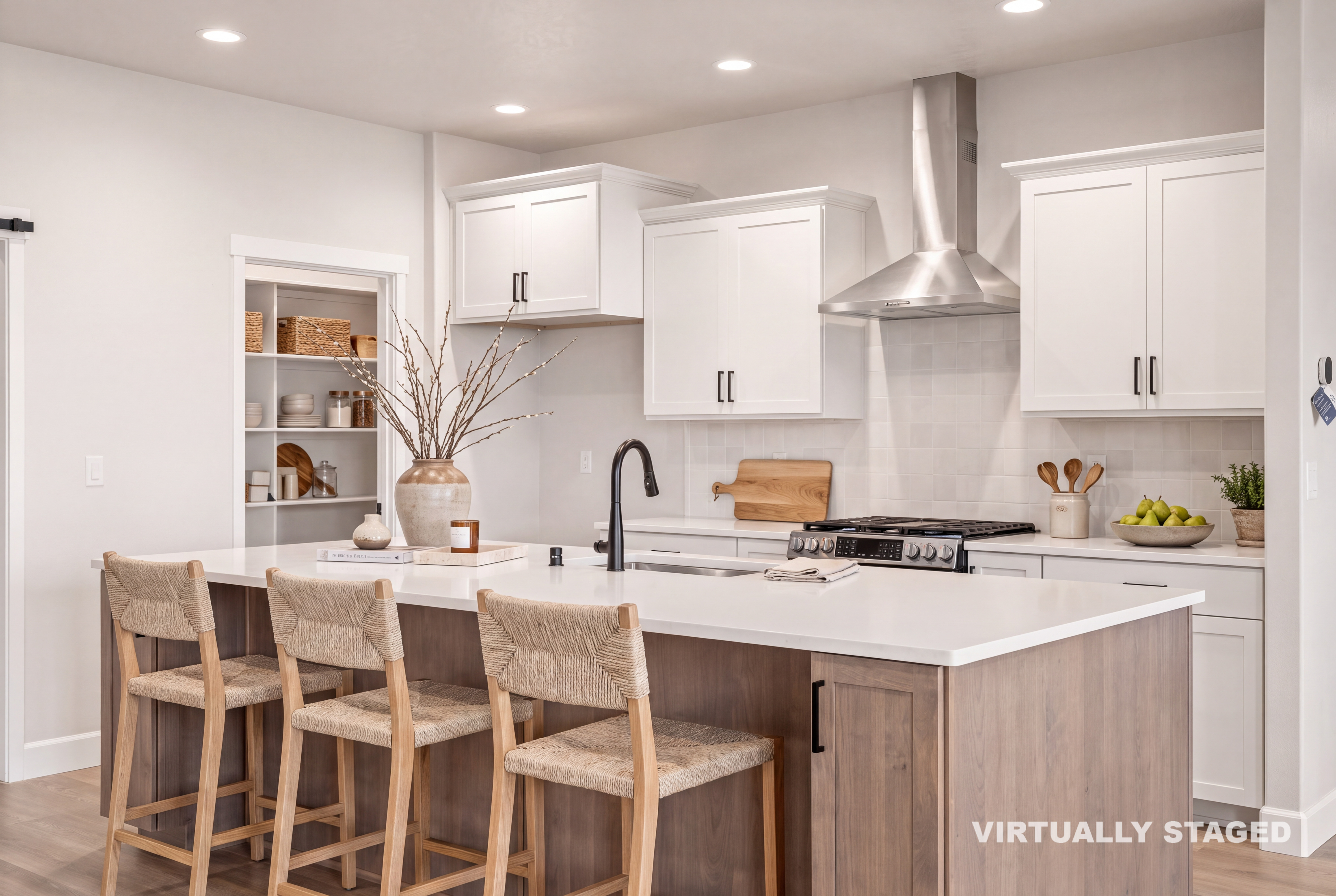  4 Beds, RV Garage & Large Pantry - 物件實景