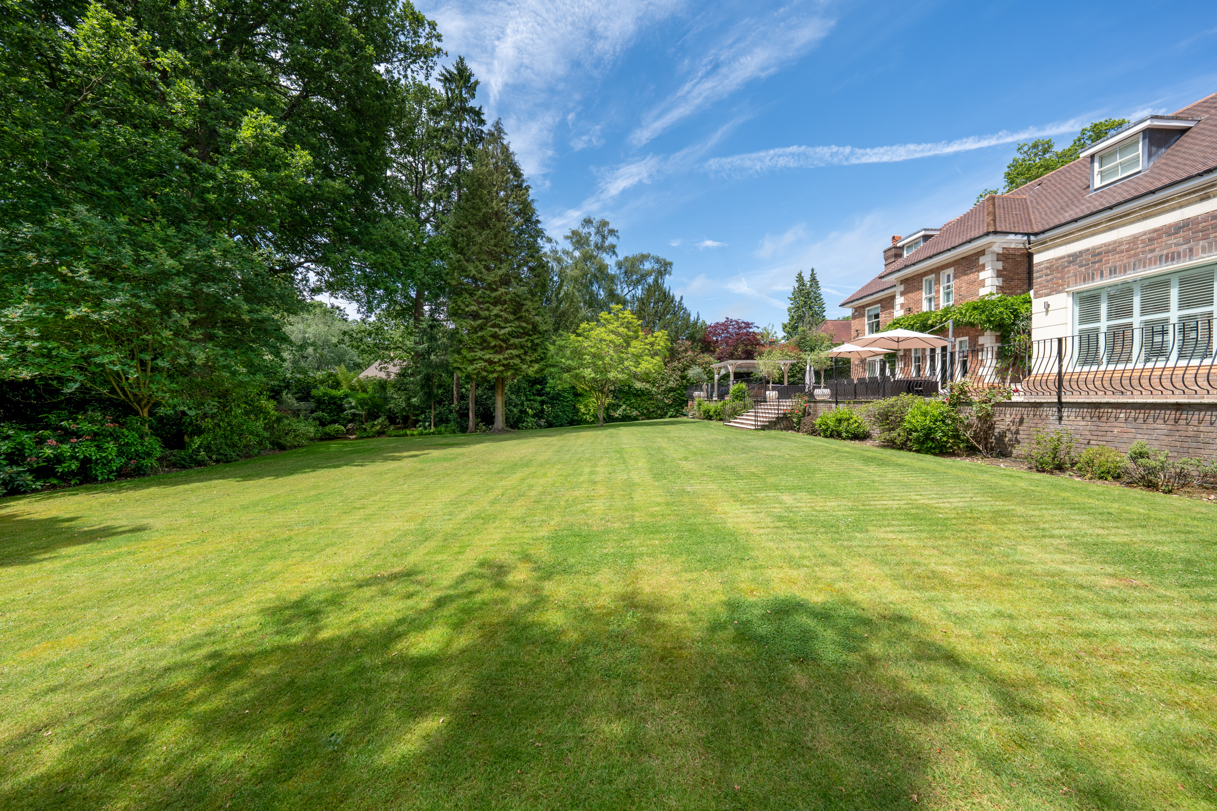 A Classical Family House in the Surrey Countryside - 物件實景