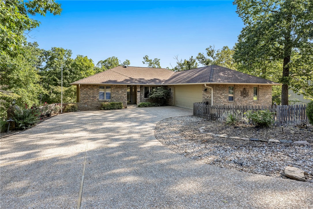 Bella Vista, Arkansas, 72715, United States, 3 Bedrooms Bedrooms, ,4 BathroomsBathrooms,Residential,For Sale,1924957