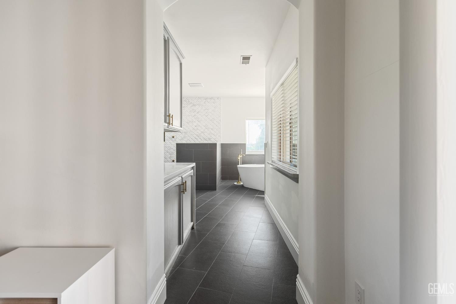 Lindsay, California, 93274, United States, 3 Bedrooms Bedrooms, ,2 BathroomsBathrooms,Residential,For Sale,2013537