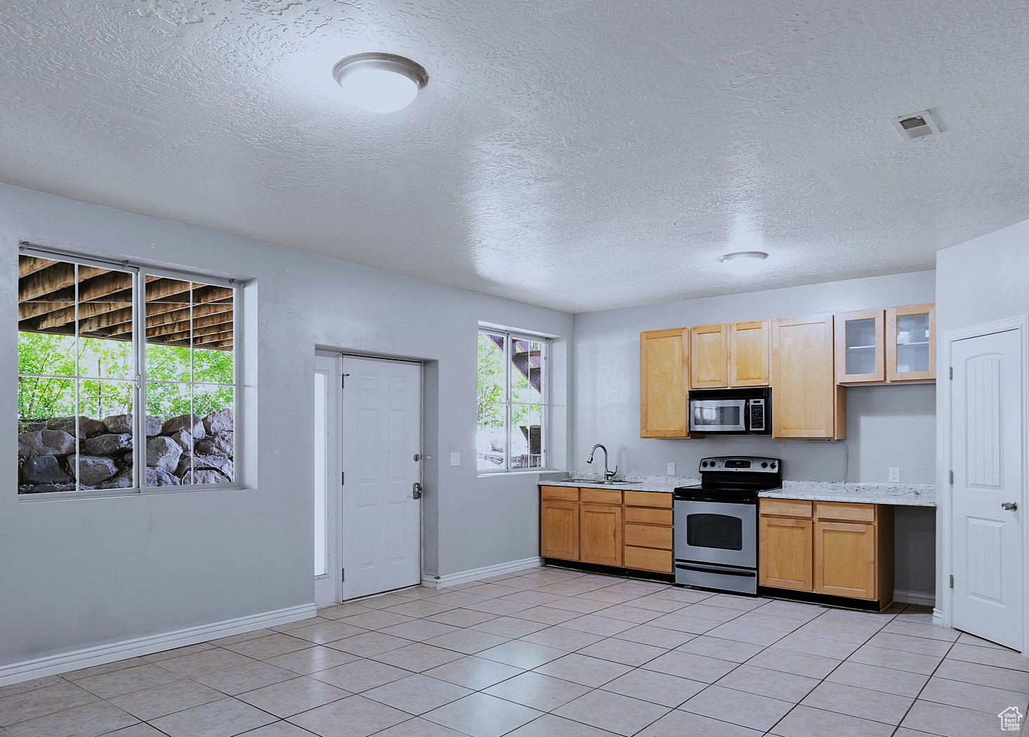 West Valley City, Utah, 84119, United States, 8 Bedrooms Bedrooms, ,4 BathroomsBathrooms,Residential,For Sale,1905952
