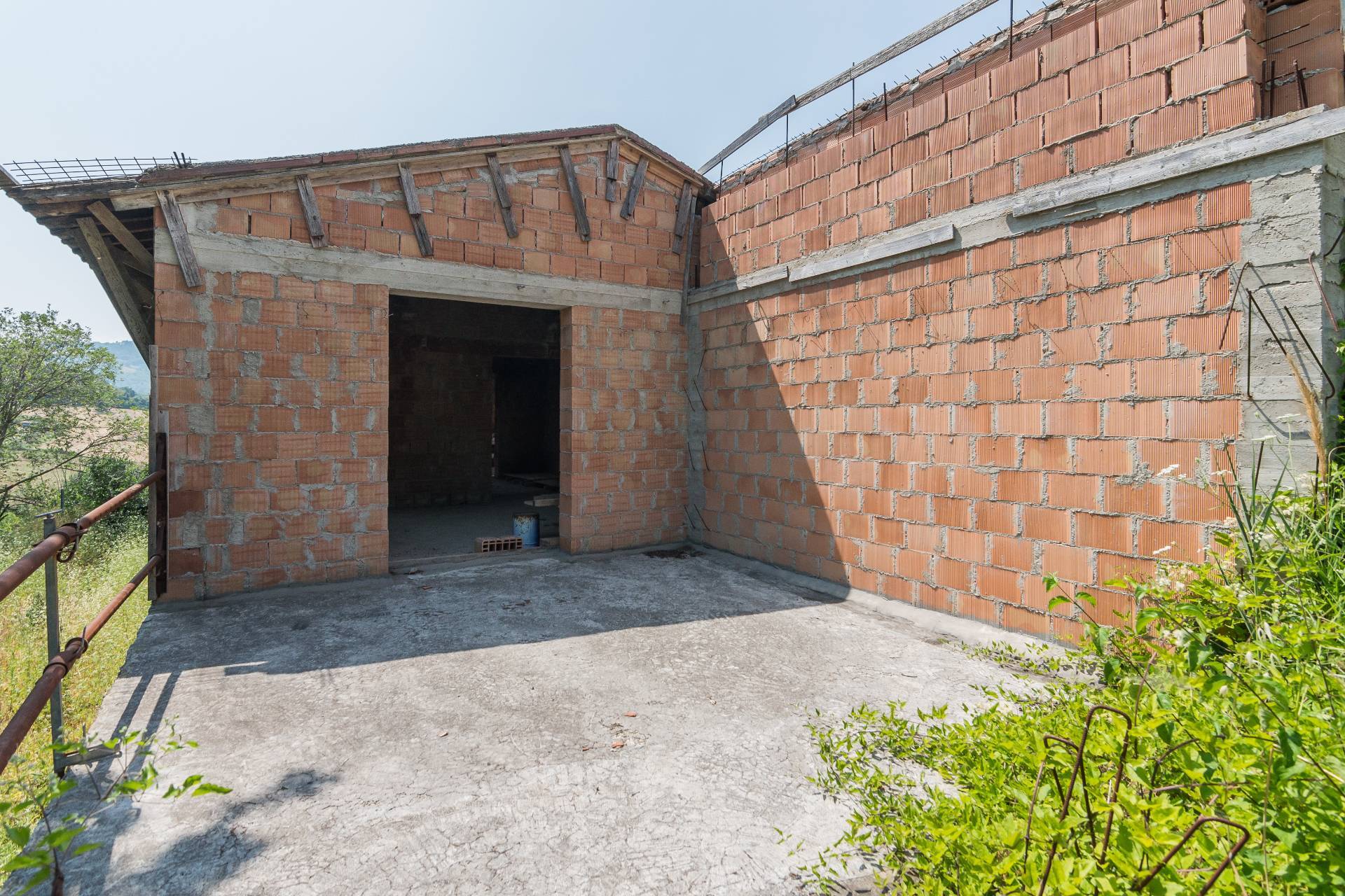 Montelabbate, Pesaro e Urbino, 61025, IT, 4 Bedrooms Bedrooms, ,3 BathroomsBathrooms,Residential,For Sale,1876192