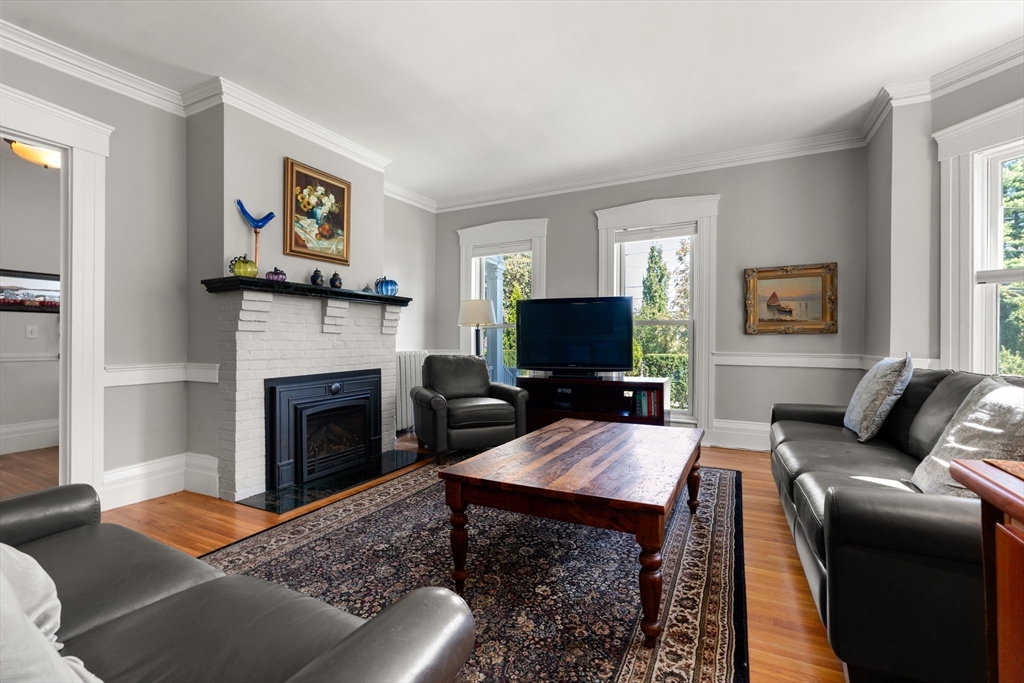 Newton, Massachusetts, 02458, United States, 5 Bedrooms Bedrooms, ,4 BathroomsBathrooms,Residential,For Sale,1941717