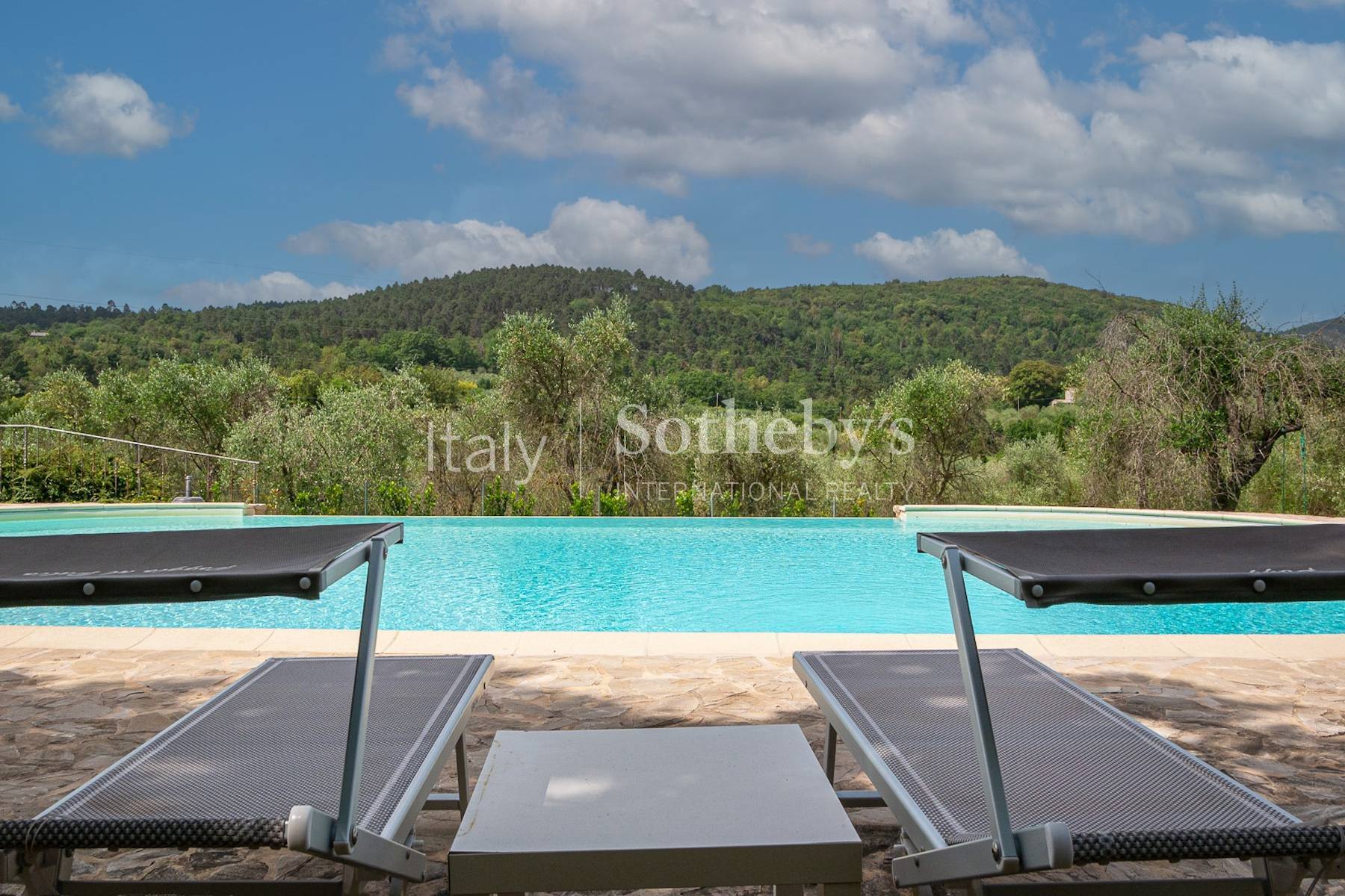  Stunning estate on top of a gentle hill - 物件實景