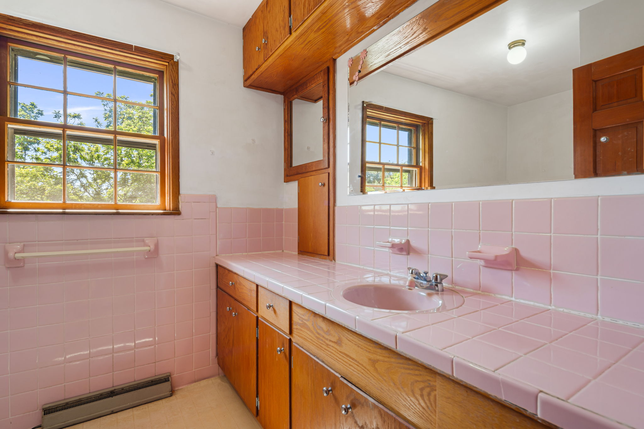 Mars Hill, North Carolina, 28754, United States, 5 Bedrooms Bedrooms, ,3 BathroomsBathrooms,Residential,For Sale,2049468