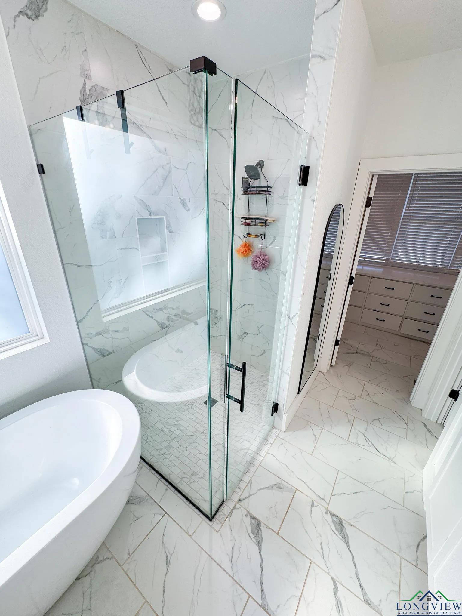 Texarkana, Texas, 75503, United States, 4 Bedrooms Bedrooms, ,4 BathroomsBathrooms,Residential,For Sale,1980394