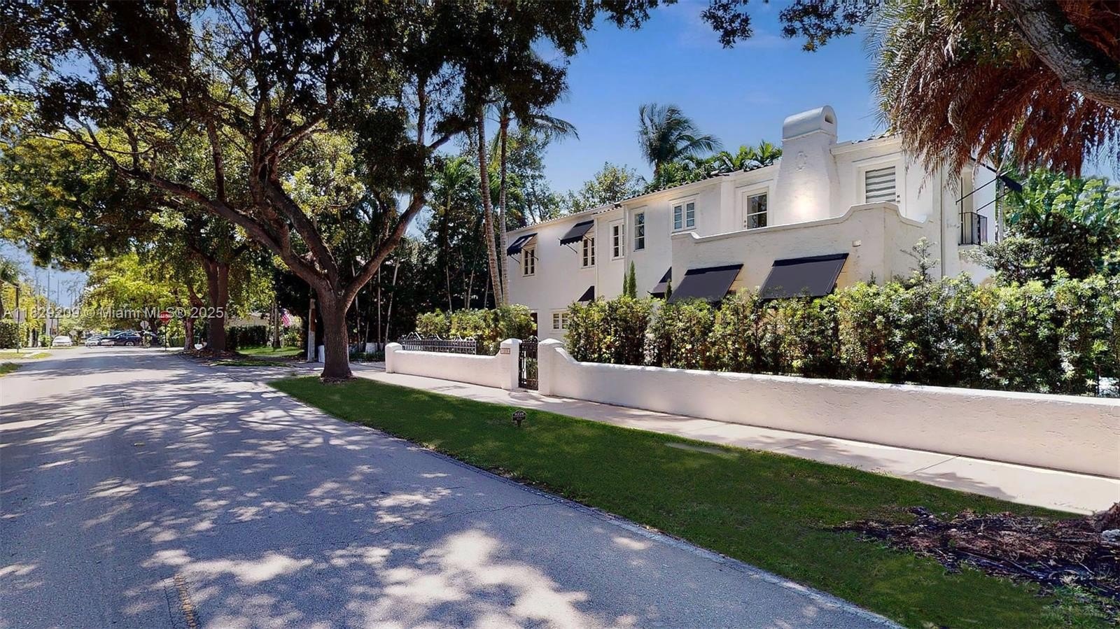 Coral Gables, Florida, 33134, United States, 4 Bedrooms Bedrooms, ,3 BathroomsBathrooms,Residential,For Sale,1976350