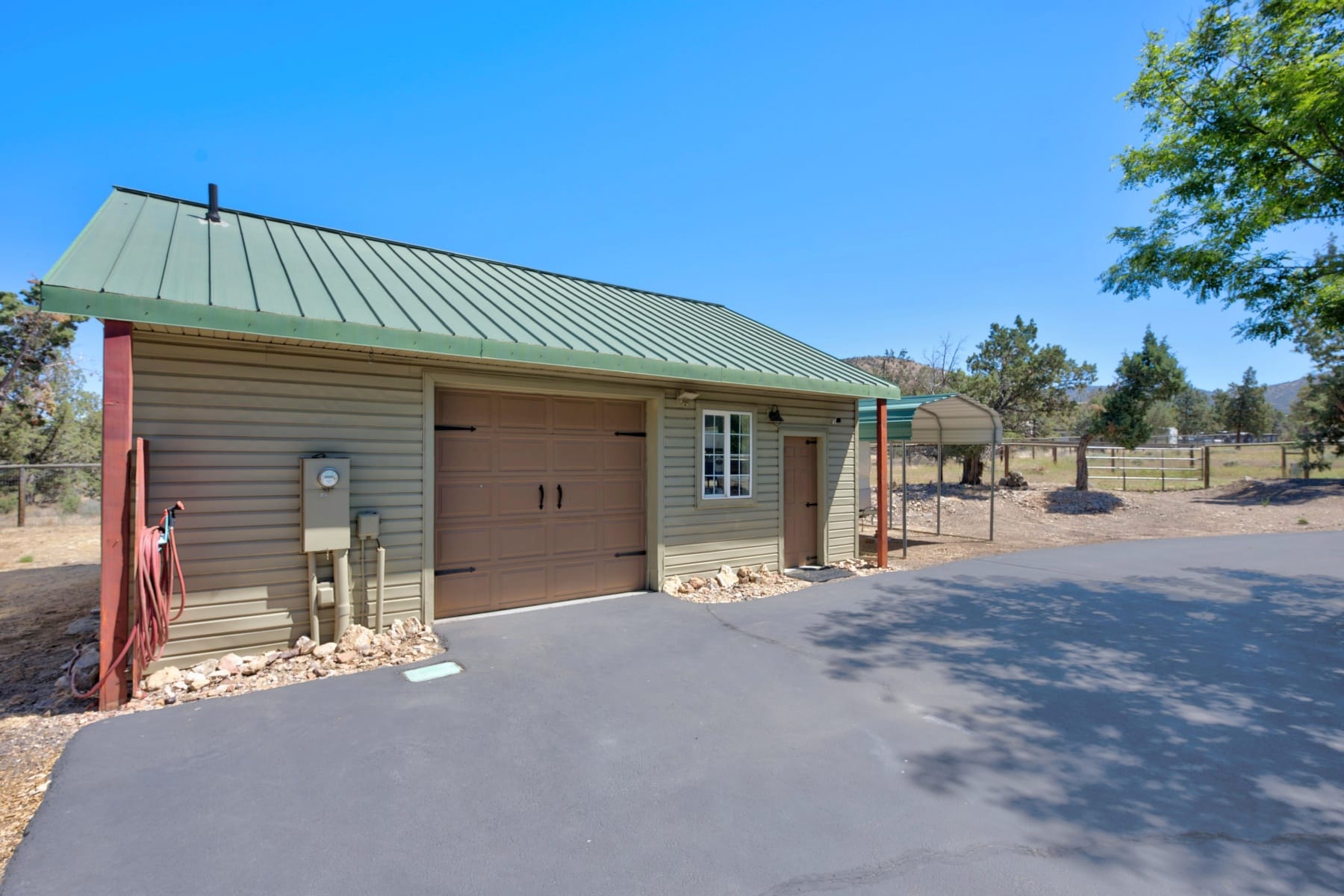 15555 SW Hahlen Avenue Powell Butte, OR 97753 - 物件實景