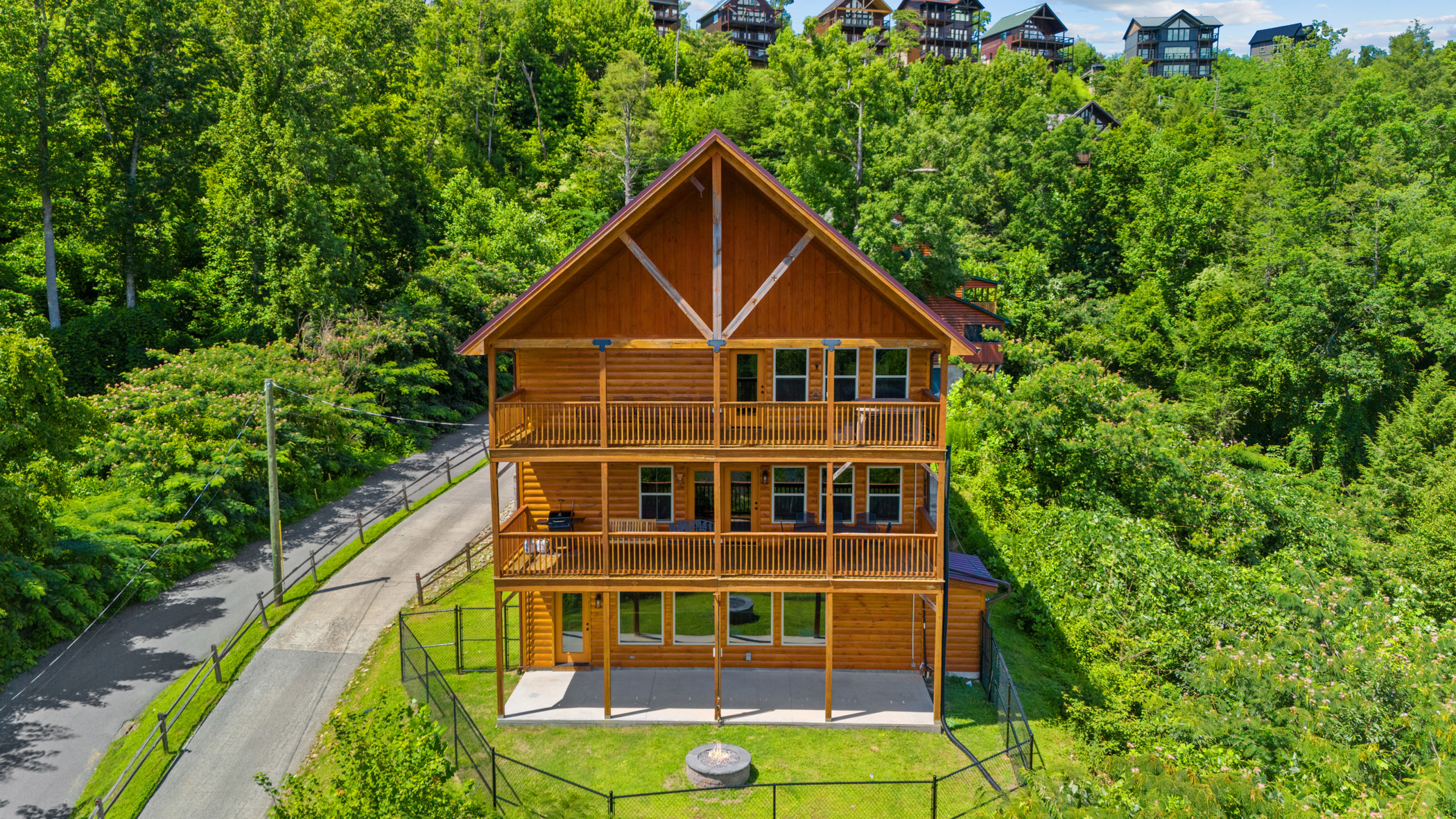 Gatlinburg, Tennessee, 37738, United States, 5 Bedrooms Bedrooms, ,6 BathroomsBathrooms,Residential,For Sale,1914127