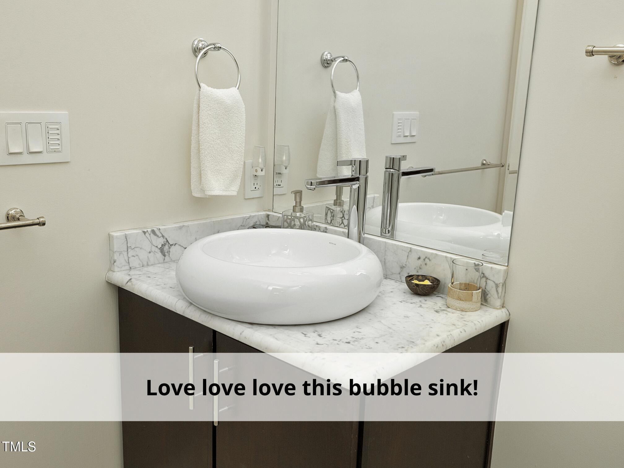 Chapel Hill, North Carolina, 27514, United States, 2 Bedrooms Bedrooms, ,2 BathroomsBathrooms,Residential,For Sale,1876335