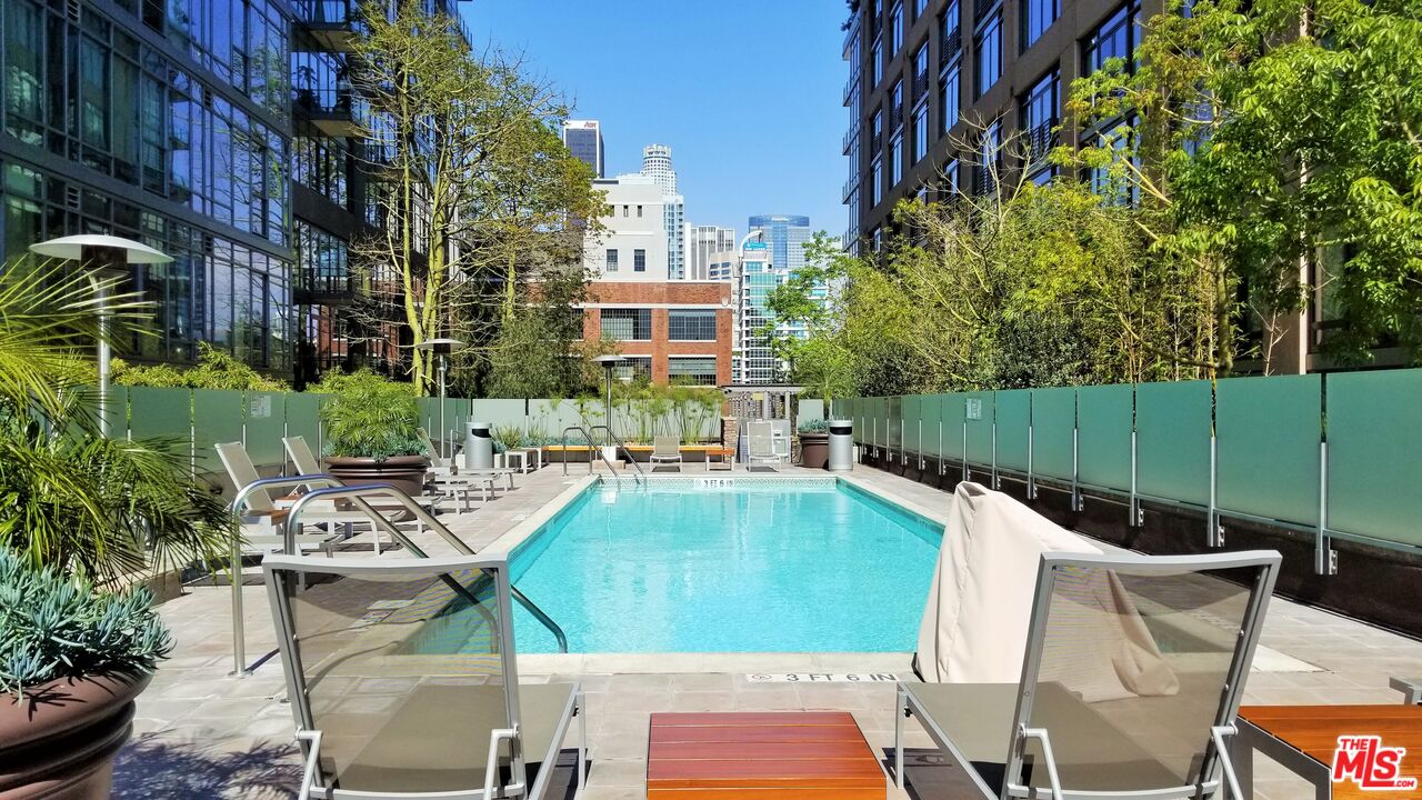 Los Angeles, California, 90015, United States, 1 Bedroom Bedrooms, ,1 BathroomBathrooms,Residential,For Sale,1911768