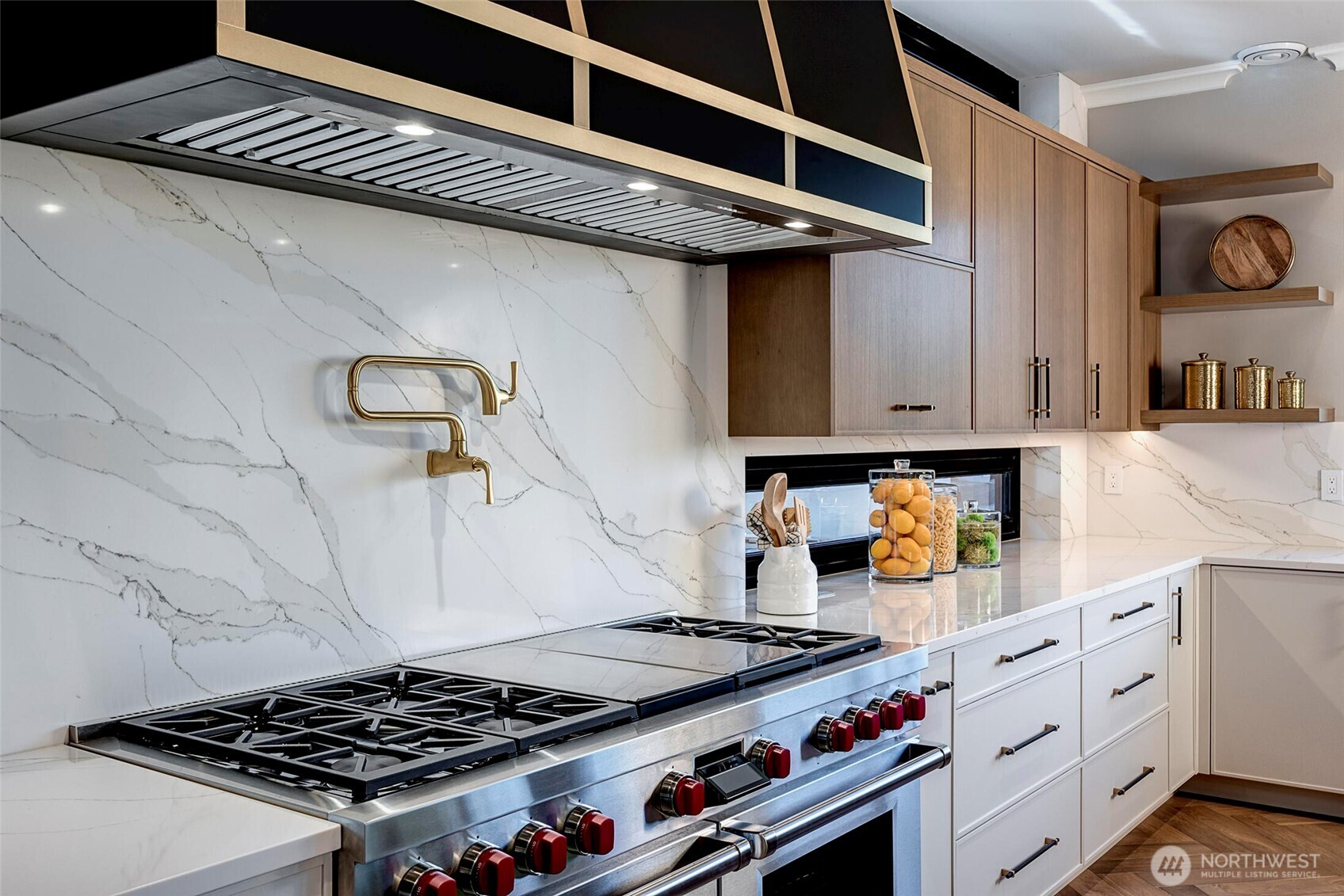 Medina, Washington, 98039, United States, 5 Bedrooms Bedrooms, ,6 BathroomsBathrooms,Residential,For Sale,1988345