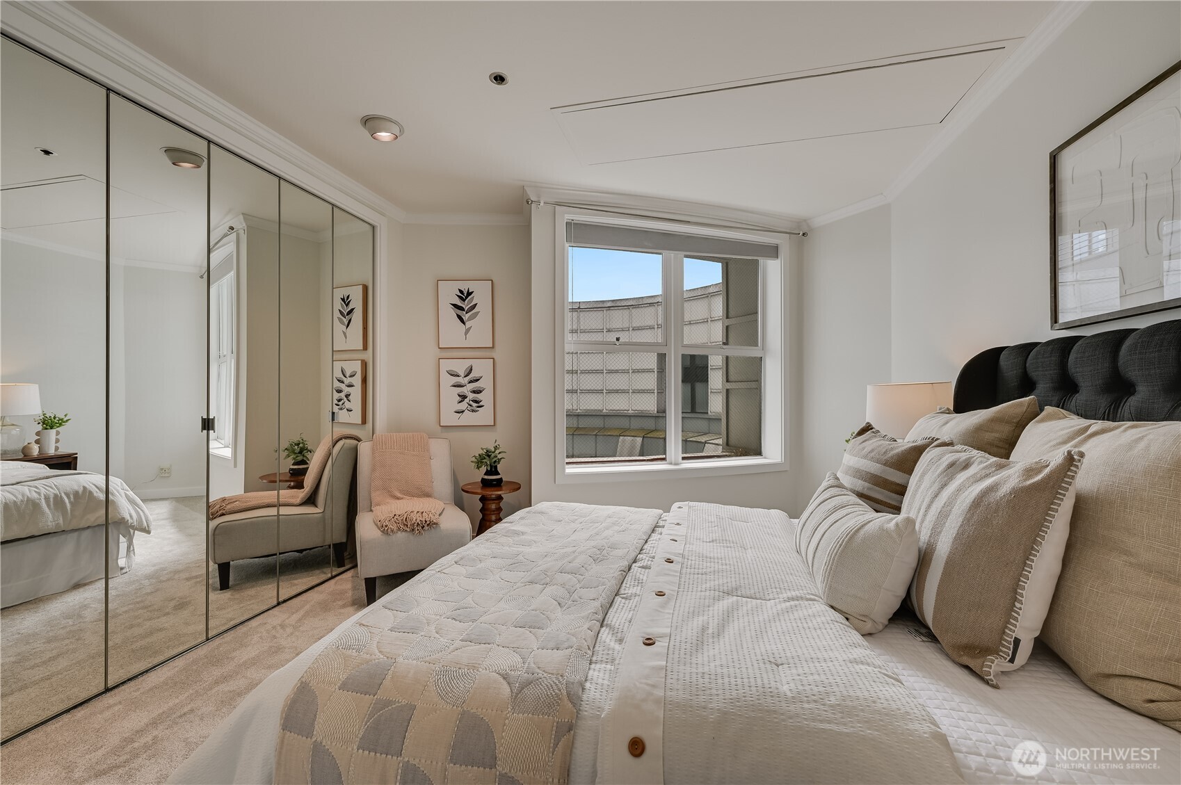 Seattle, Washington, 98101, United States, 2 Bedrooms Bedrooms, ,1 BathroomBathrooms,Residential,For Sale,1827633