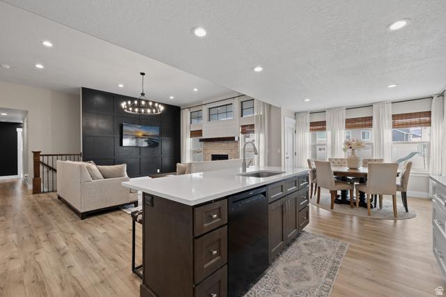 Grantsville, Utah, 84029, United States, 6 Bedrooms Bedrooms, ,4 BathroomsBathrooms,Residential,For Sale,2009662