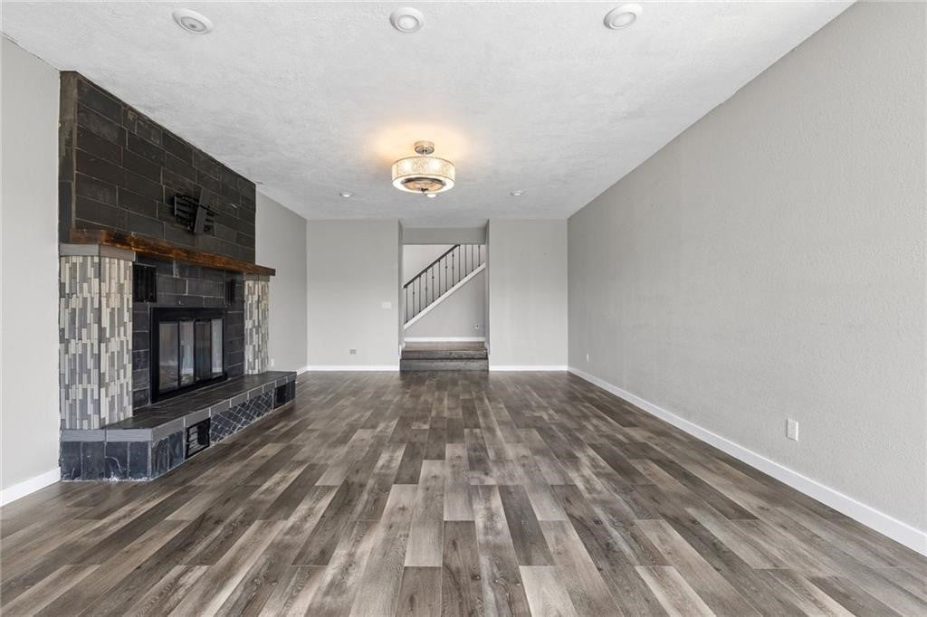 Harrison, Arkansas, 72601, United States, 4 Bedrooms Bedrooms, ,4 BathroomsBathrooms,Residential,For Sale,1993048