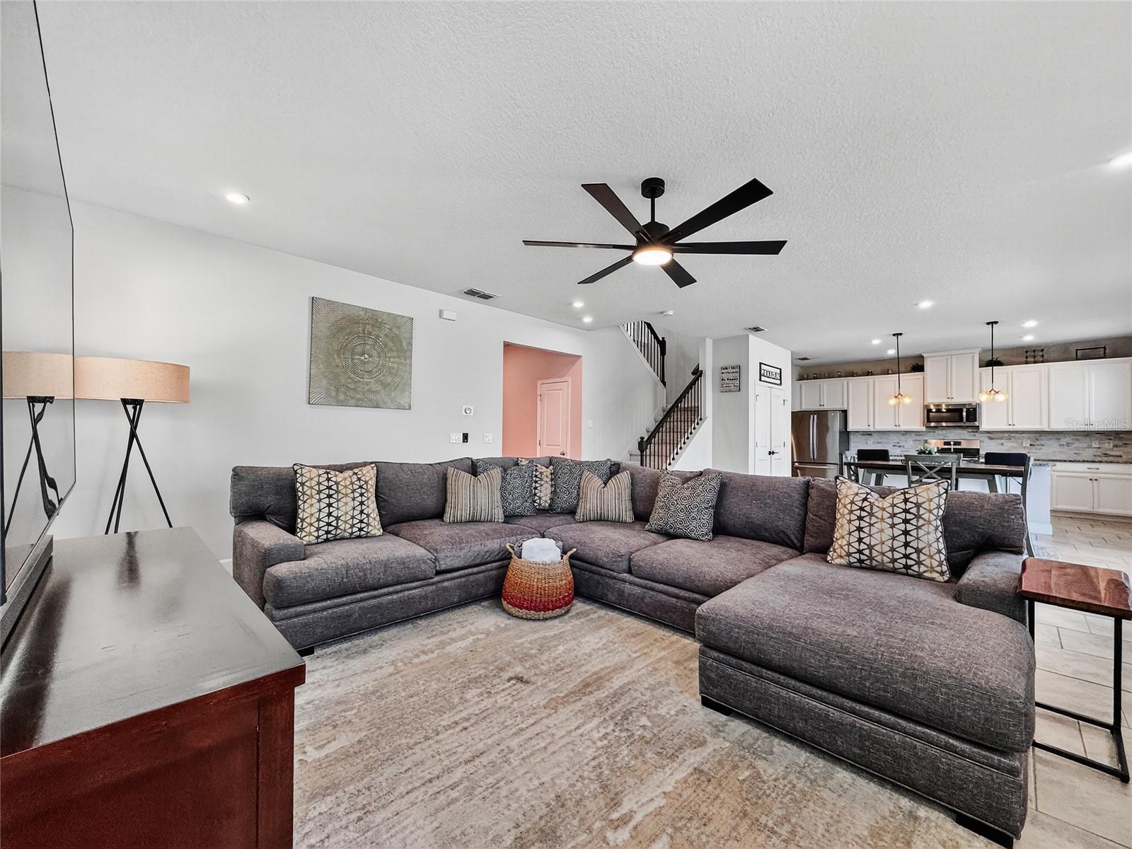 WINTER GARDEN, Florida, 34787, United States, 5 Bedrooms Bedrooms, ,3 BathroomsBathrooms,Residential,For Sale,1975266