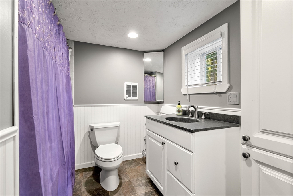 Haverhill, Massachusetts, 01835, United States, 3 Bedrooms Bedrooms, ,2 BathroomsBathrooms,Residential,For Sale,1967914