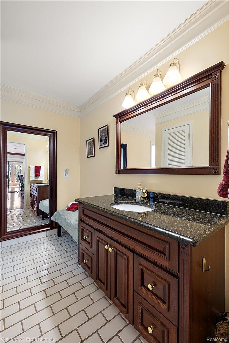 Clarkston, Michigan, 48348, United States, 3 Bedrooms Bedrooms, ,4 BathroomsBathrooms,Residential,For Sale,2036106