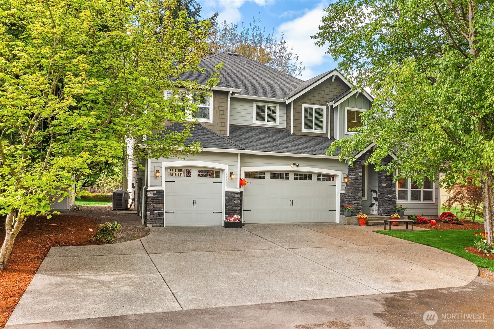 Seattle, Washington, 98178, United States, 4 Bedrooms Bedrooms, ,3 BathroomsBathrooms,Residential,For Sale,1793802