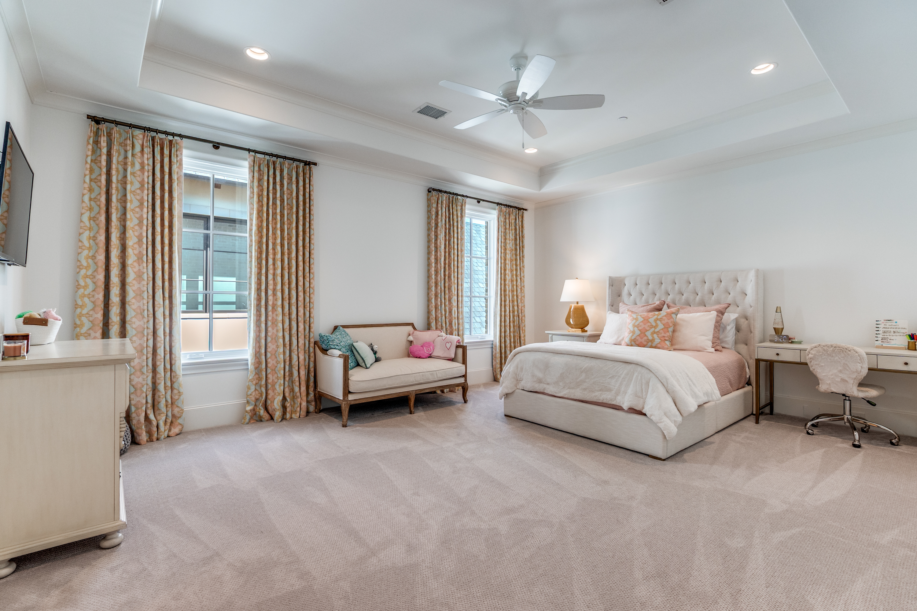  Timeless Home With Designer Finishes Located in University Park - 物件實景