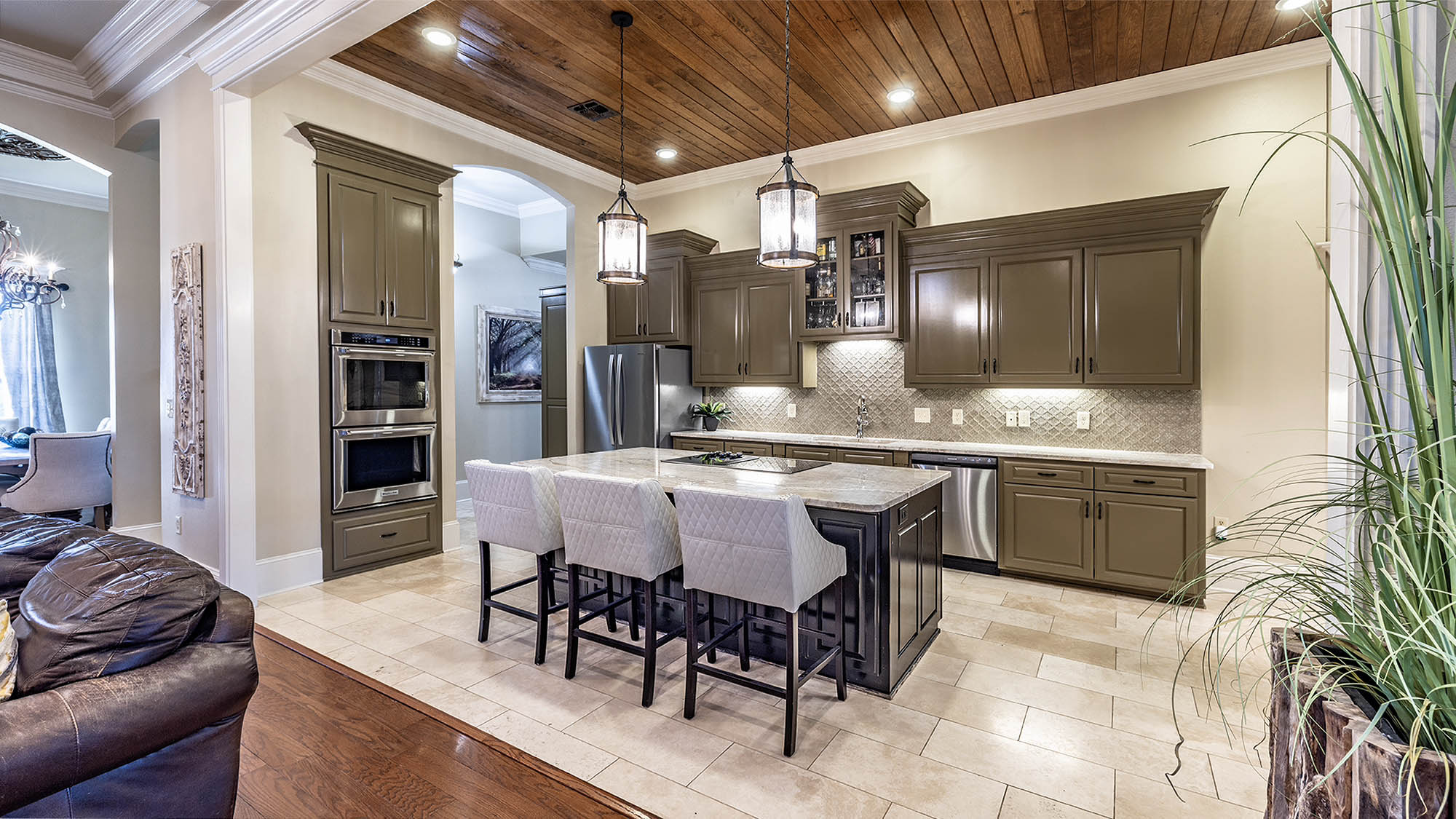 Houma, Louisiana, 70360, United States, 4 Bedrooms Bedrooms, ,5 BathroomsBathrooms,Residential,For Sale,1992086