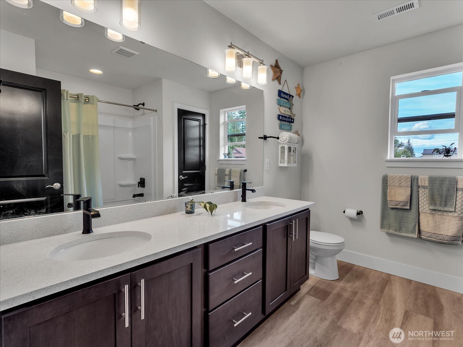 Lake Stevens, Washington, 98258, United States, 4 Bedrooms Bedrooms, ,4 BathroomsBathrooms,Residential,For Sale,1883070
