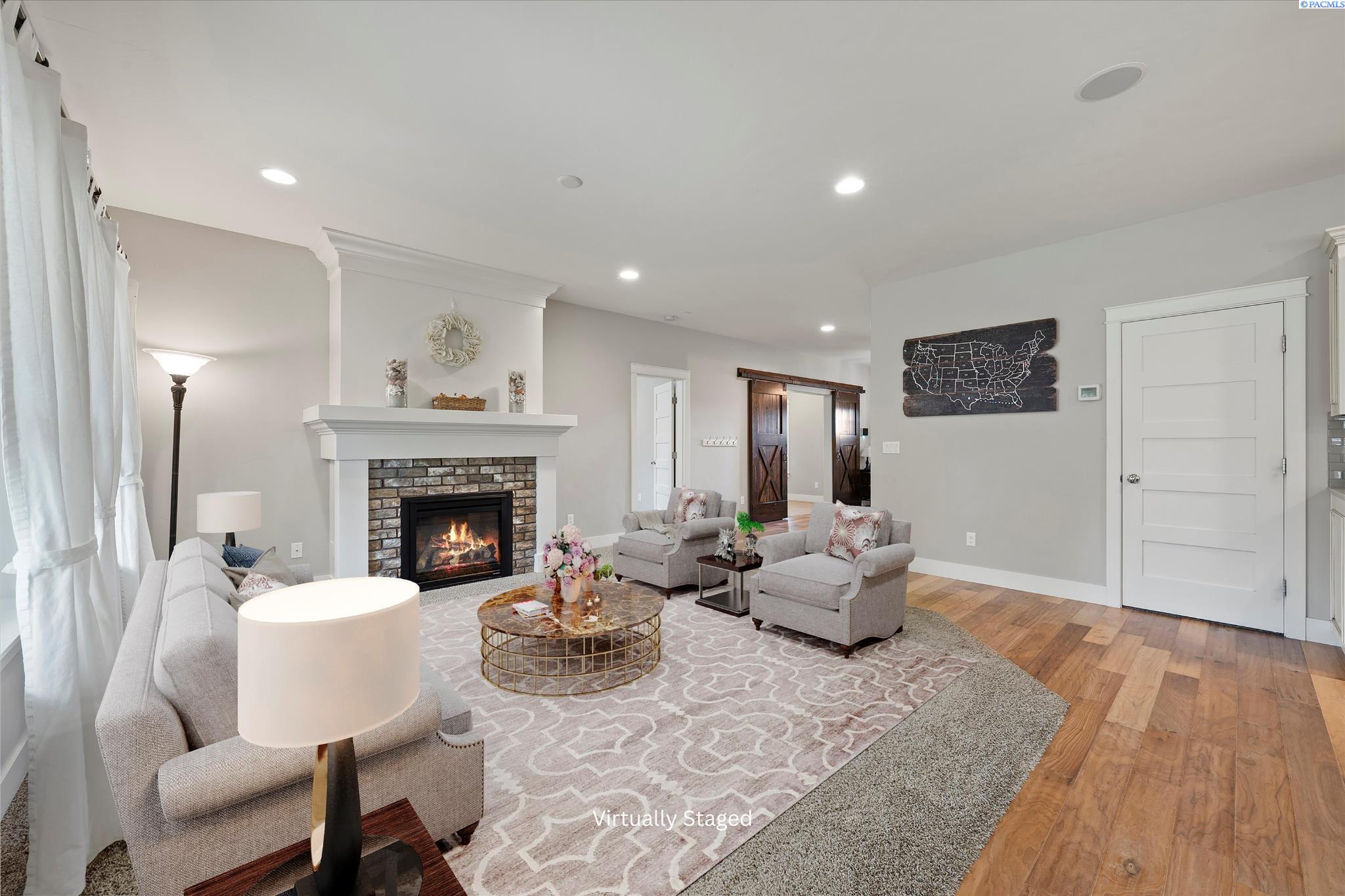 Richland, Washington, 99352, United States, 5 Bedrooms Bedrooms, ,3 BathroomsBathrooms,Residential,For Sale,1987518