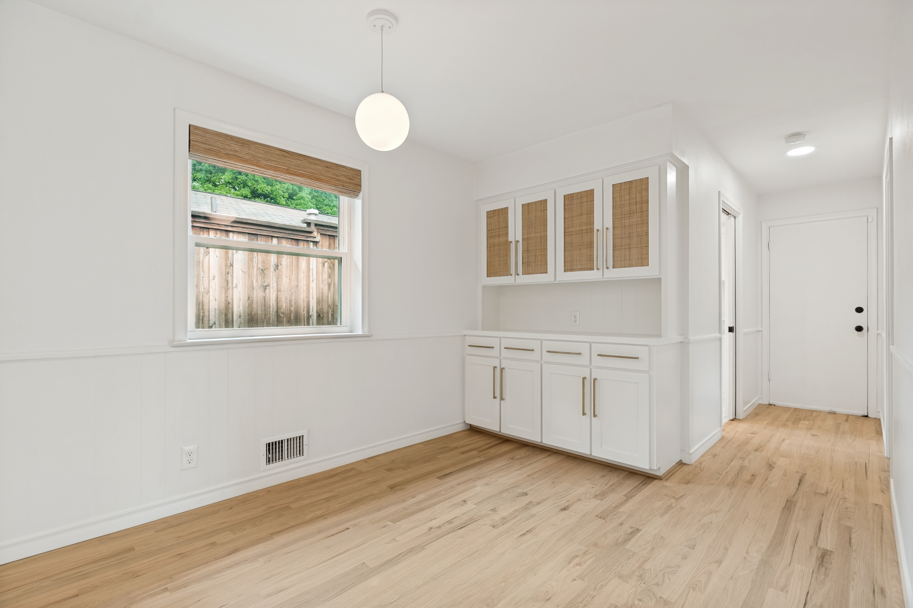  Beautifully Updated One-Story on Oversized Lot in Merriman Manor - 物件實景