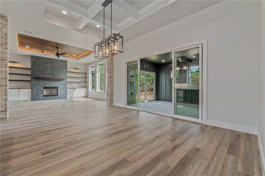 Franklin, Texas, 77856, United States, 4 Bedrooms Bedrooms, ,3 BathroomsBathrooms,Residential,For Sale,1984504